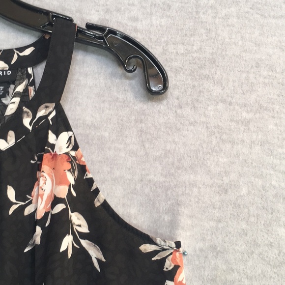 TORRID Cool Comfy Summer Lightweight Georgette Sleeveless Floral Long Line Tunic - Picture 5 of 16